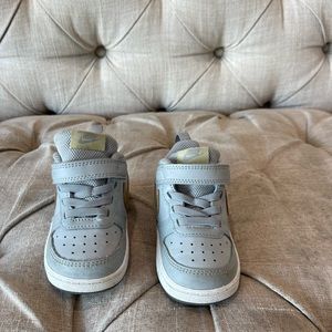 Nike Court Borough Low 2